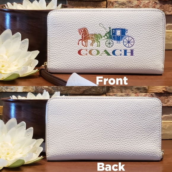 **SALE - 1 left** NEW Coach Leather Phone Wallet - Picture 3 of 9